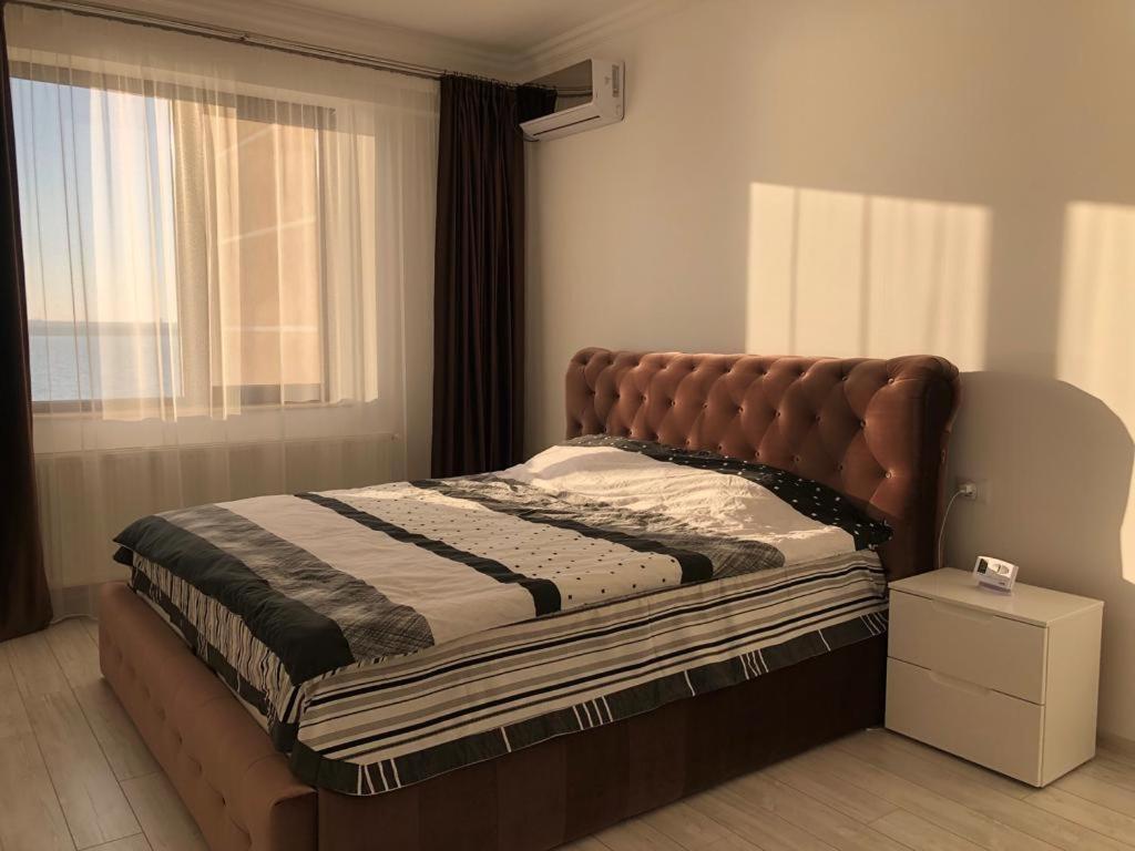 Lake View Solid * Mamaia