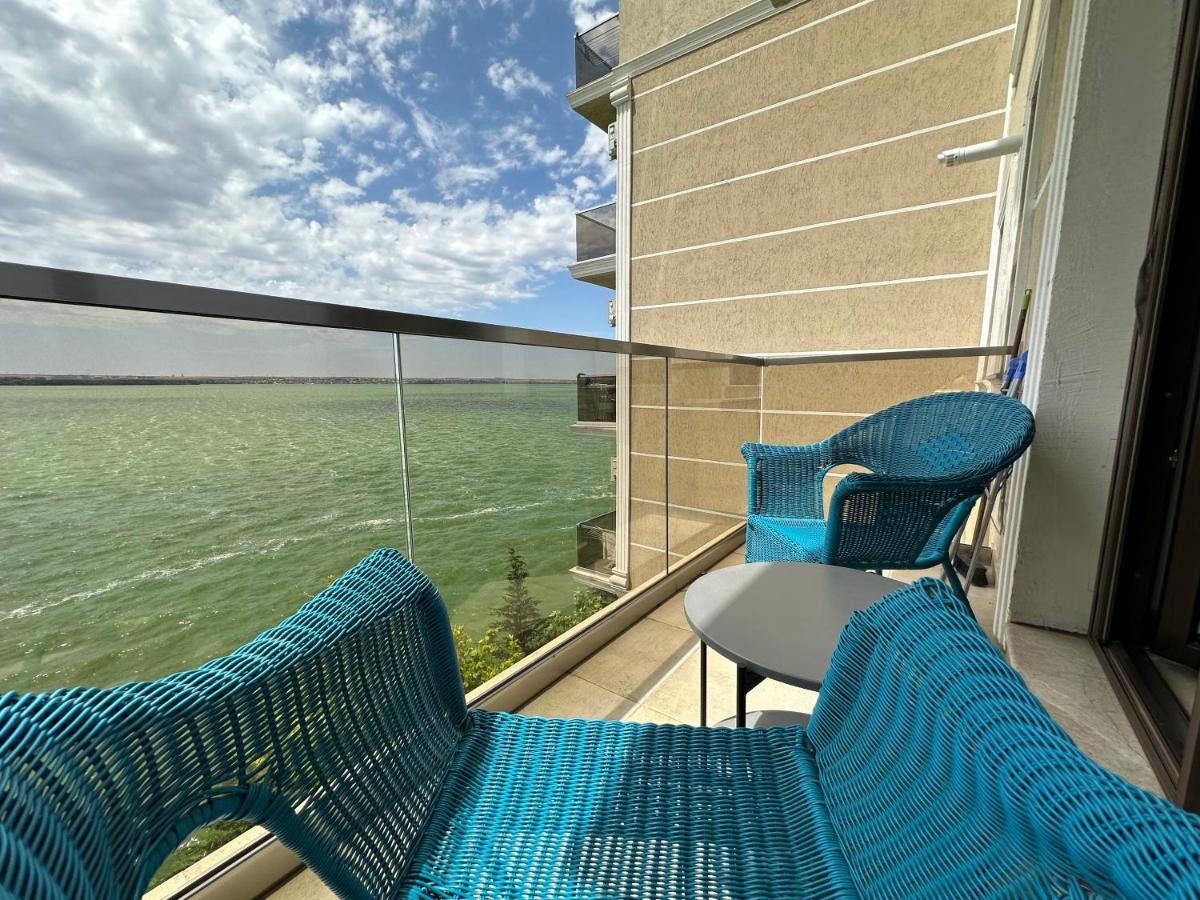 Lake View Solid * Mamaia