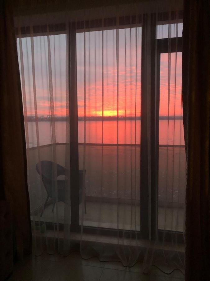 Apartment Lake View Solid